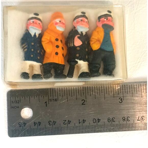 Vintage Sea World Souvenir Original Packaging and price sticker 4 Sea Captains - Picture 3 of 4